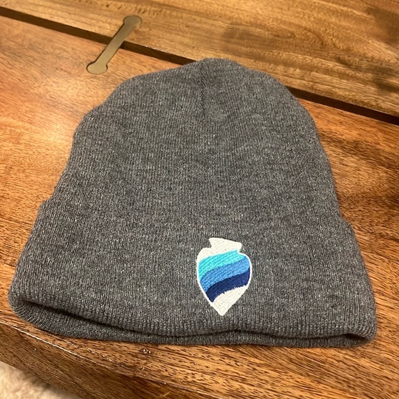 NWT Manzanita Apparel Gray Lake Arrowhead Beanie with Cozy Fleece Lining - Picture 2 of 5